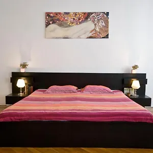 https://balcony-apartment-budapest-1067.inbudapesthotels.com